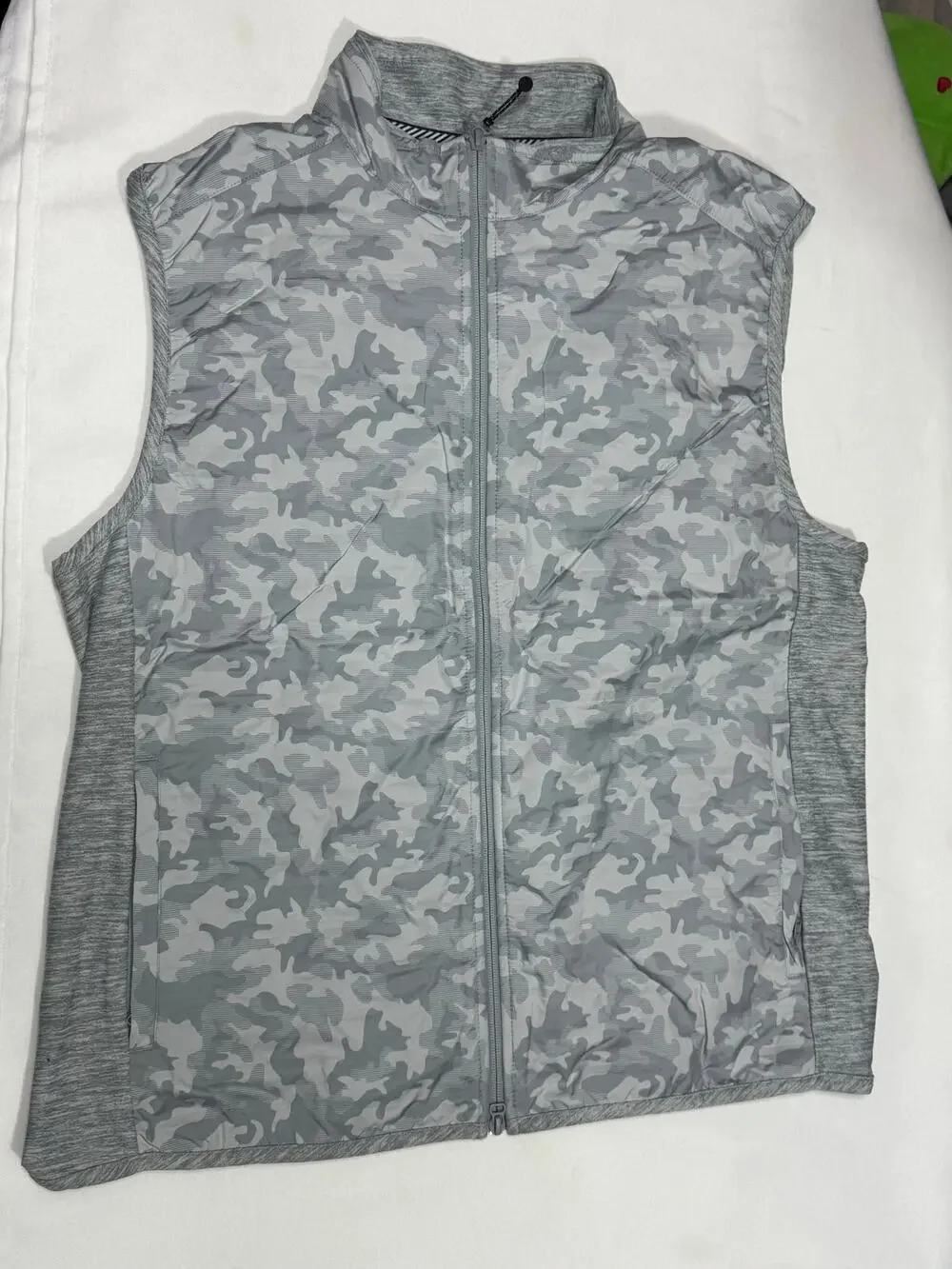 Southern Tide gray vest dual zippers size xl camo print